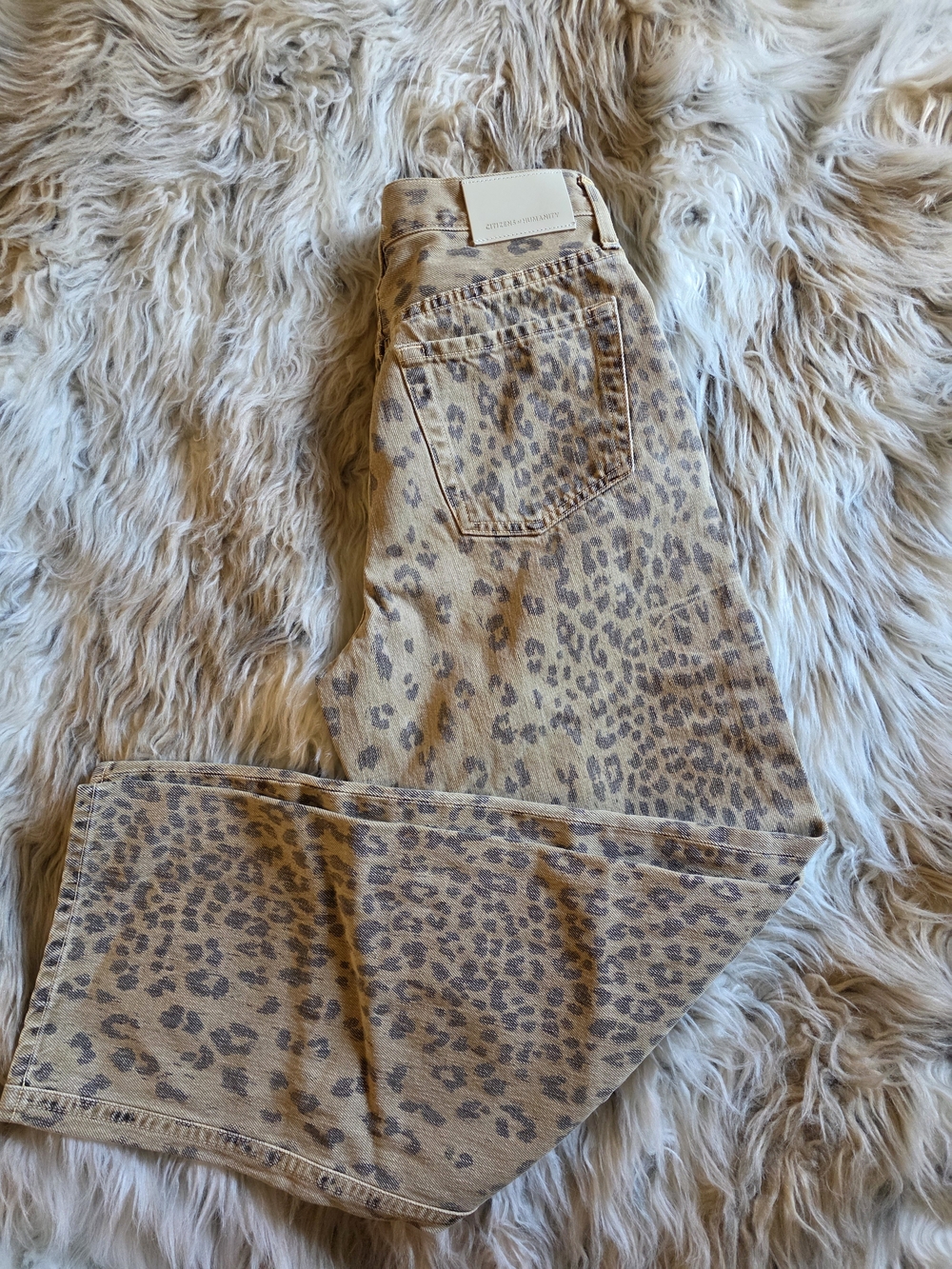 Citizens Of Humanity Miro Cheetah-Print Relaxed Barrel Jeans - Picture 2 of 11